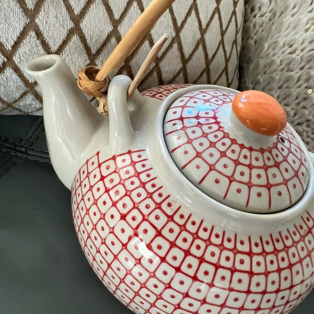Pretty BLOOMINGVILLE  Stoneware TEA POT With BAMBOO HANDLE - Picture 9 of 12